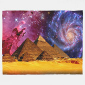 PYRAMID NEBULA FLEECEDECKE (Vorderseite (Horizontal))
