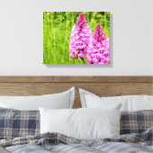 Pyramidal Orchid Canvas Print Leinwanddruck (Insitu (Schlafzimmer))