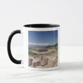 Pyramide der mit Federn versehenen Schlange Tasse (Links)