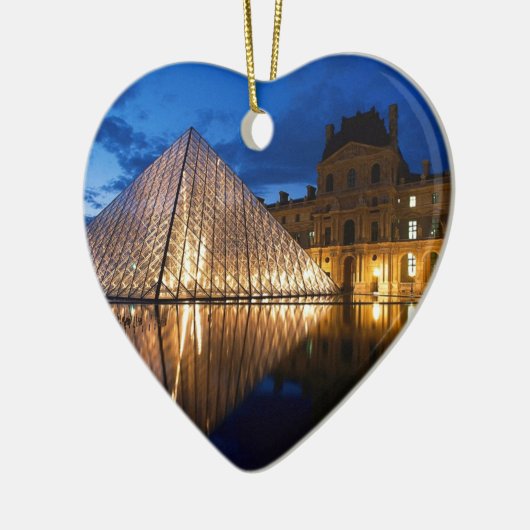 Pyramide im Louvre-Museum, Paris, Frankreich Keramikornament (Links)