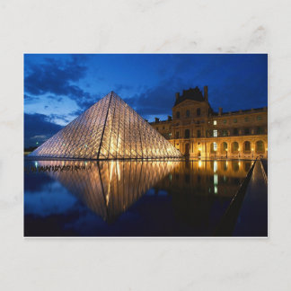 Pyramide in Louvre Museum at Night, Paris, Frankre Postkarte