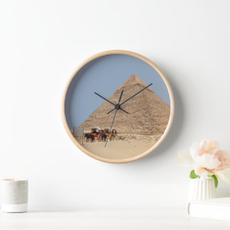 Pyramide von Ghafre und eine Reihe von Streitwagen Uhr