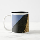 Pyramide von Khafre c.2589-30 BC Zweifarbige Tasse (Links)