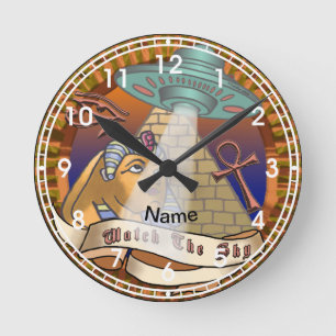 Pyramiden Alien-Raumschiff Runde Wanduhr