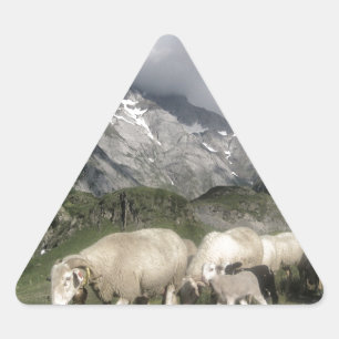 Pyrenäenlandschaft Dreieckiger Aufkleber