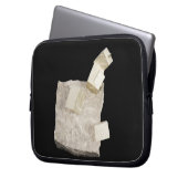 Pyrit-Kristalle im Schiefer Laptopschutzhülle (Vorderseite Links)