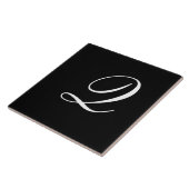 Q Monogram Initial White auf Black Fliese (Seite)