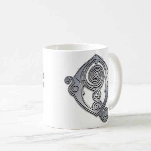 Q Roman Spiral Monogram Tasse (VorderseiteRechts)