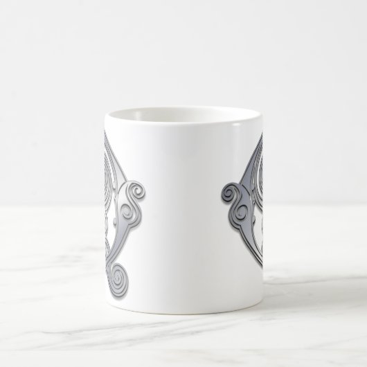 Q Roman Spiral Monogram Tasse (Mittel)