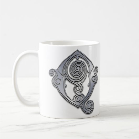 Q Roman Spiral Monogram Tasse (Links)
