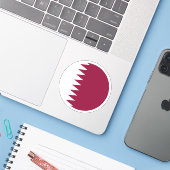 Qatar Flag Round Sticker (Laptop mit iPhone)