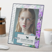 QATTOOS SOCKELSCHILD (In Situ)