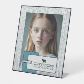 QATTOOS SOCKELSCHILD (Vorderseite)