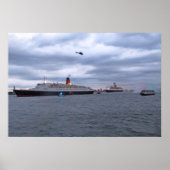 QE2 und QM2 bei NYC Poster (Vorne)