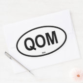 QOM OVALER AUFKLEBER (Umschlag)