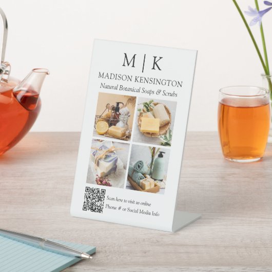 QR-Code 4-Foto für Monogramme oder Add-Logos Sockelschild (In SItu)