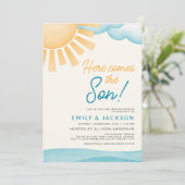 QR Code All in One Hier kommt die Son Baby Dusche Einladung (Stehend Vorderseite)