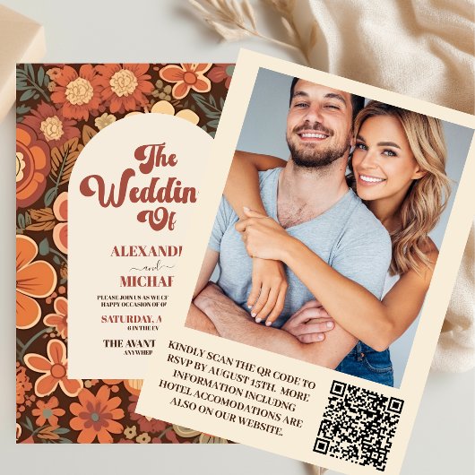 QR Code Arch Groovy Retro 70er Floral Wedding Einladung