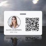 QR-Code Berufliches Foto Weiße Visitenkarte Ausweis<br><div class="desc">ERSETZEN SIE DAS BILD DURCH SQUARE FOTO UND QR CODE Beruflich Elegant und Modernes Minimalistisches Foto Schwarz-weiß QR Code Business Card Name Abzeichen,  mit dem Sie Headshot Foto oder Bild,  Name,  Job Title Kontakt Informationen.</div>
