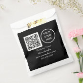 QR Code Black Modern Business Logo Geschenktütchen (Versiegelt)