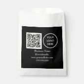 QR Code Black Modern Business Logo Geschenktütchen (Vorderseite)