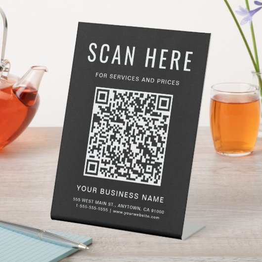 QR Code Black Tabletop Sockelschild (In Situ)