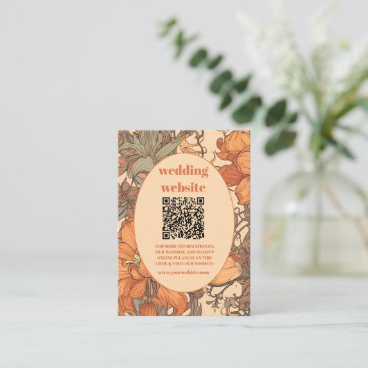 qr code Burnt Orange Floral Art Nouveau Wedding Begleitkarte (Stehend Vorderseite)