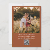 QR Code Burnt Orange Foto Boho Terracotta Wedding Einladung (Rückseite)