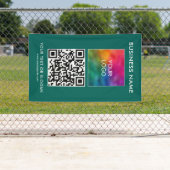 QR-Code-Business-Logo hier Vertikal, modern im Fre Banner (Insitu)