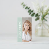 QR Code Business Logo Modern Professional Green Visitenkarte (Stehend Vorderseite)