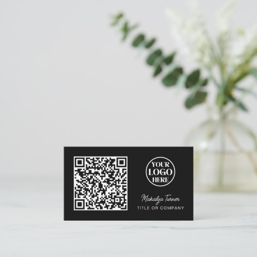 QR Code Business-Logo Schwarz Modernste Berufliche Visitenkarte (Stehend Vorderseite)