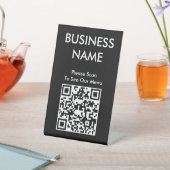 QR-Code-Café Großdruckmenü Schwarz Sockelschild (In SItu)