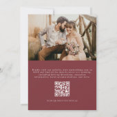 QR Code Classic Wappen Foto Burgundy Wedding Einladung (Rückseite)