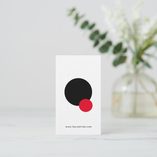 QR Code Creative Contemporary Black Red Circle Visitenkarte (Stehend Vorderseite)