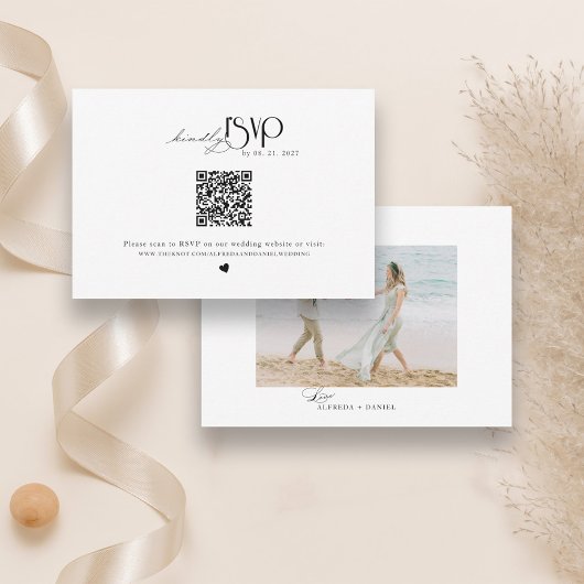 QR-Code der Minimalistischen Hochzeitwebsite RSVP Karte