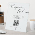 QR-Code des modernen Honeymoon-Fonds für Kalligraf Sockelschild<br><div class="desc">Flitterwochenfond QR Code Sign,  Minimalistische Hochzeitsflitterwochenzeichen,  Venmo QR Code Modern Wedding Sign,  Modernes Kalligrafisches Hochzeitszeichen.

Sie können die gesamte Vorlage bearbeiten/personalisieren.
Wenn Sie Hilfe oder passende Produkte benötigen,  kontaktieren Sie mich bitte. Ich freue mich,  die schönsten personalisierten Produkte für Sie zu kreieren!</div>