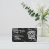 QR Code Design Makeup Artist Visitenkarte (Stehend Vorderseite)