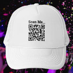 QR-Code-Design Truckerkappe<br><div class="desc">Zeigen Sie Ihr eigenes QR Code Design ab. Lass anderen scannen deinen QR-Code mit ihren Handys! Ersetzen Sie das Bild durch Ihren eigenen hochgeladenen QR-Code. In der Nachricht steht "Scan me"... </div>