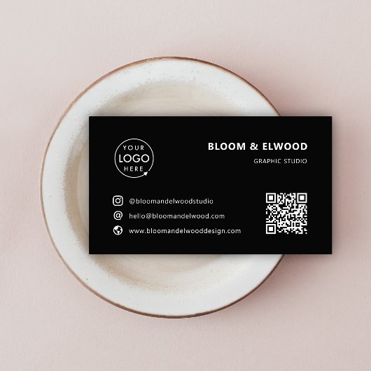 QR-Code Einfach modernes Minimal-Schwarzes Logo Visitenkarte