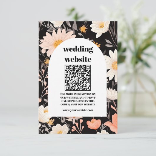 qr code Elegant Boho Wildblume Wedding Begleitkarte (Stehend Vorderseite)