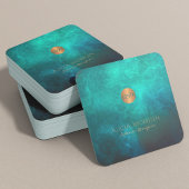 QR-Code elegant dunkelgrün, mit Monogramm Quadratische Visitenkarte