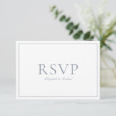 QR Code Elegant Dusty Blue Monogram Wedding RSVP (Stehend Vorderseite)