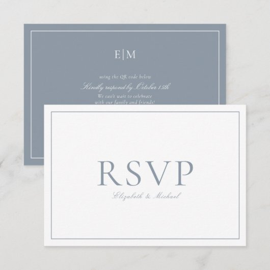 QR Code Elegant Dusty Blue Monogram Wedding RSVP Karte (Vorne/Hinten)
