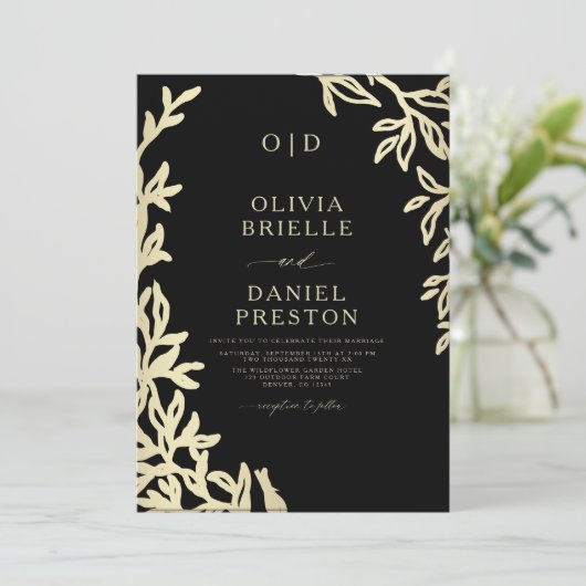 QR Code Elegante Black Gold Monogram Wedding Einladung (Stehend Vorderseite)