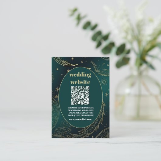qr code Emerald Green Gold Celestial Wedding Begleitkarte (Stehend Vorderseite)