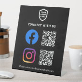 QR-Code Facebook & Instagramm | Schwarz Sockelschild (In Situ)