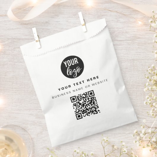 QR-Code-Firmenlogos Modernes Minimalistisches Gesc Geschenktütchen (Ausgeschnitten)