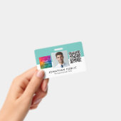 QR-Code-Foto für Mitarbeiter des individuell anpas Ausweis (Handheld)