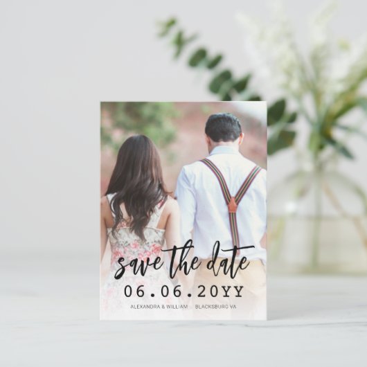 QR Code Foto Script Hinweis Save the Date Ankündigungspostkarte (Stehend Vorderseite)