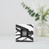 QR-Code für Abstrakte Schwarz-Weiß-Kunst Quadratische Visitenkarte (Stehend Vorderseite)